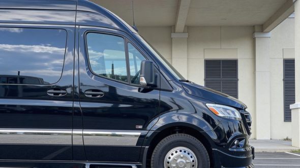 12 passenger sprinter van lansing