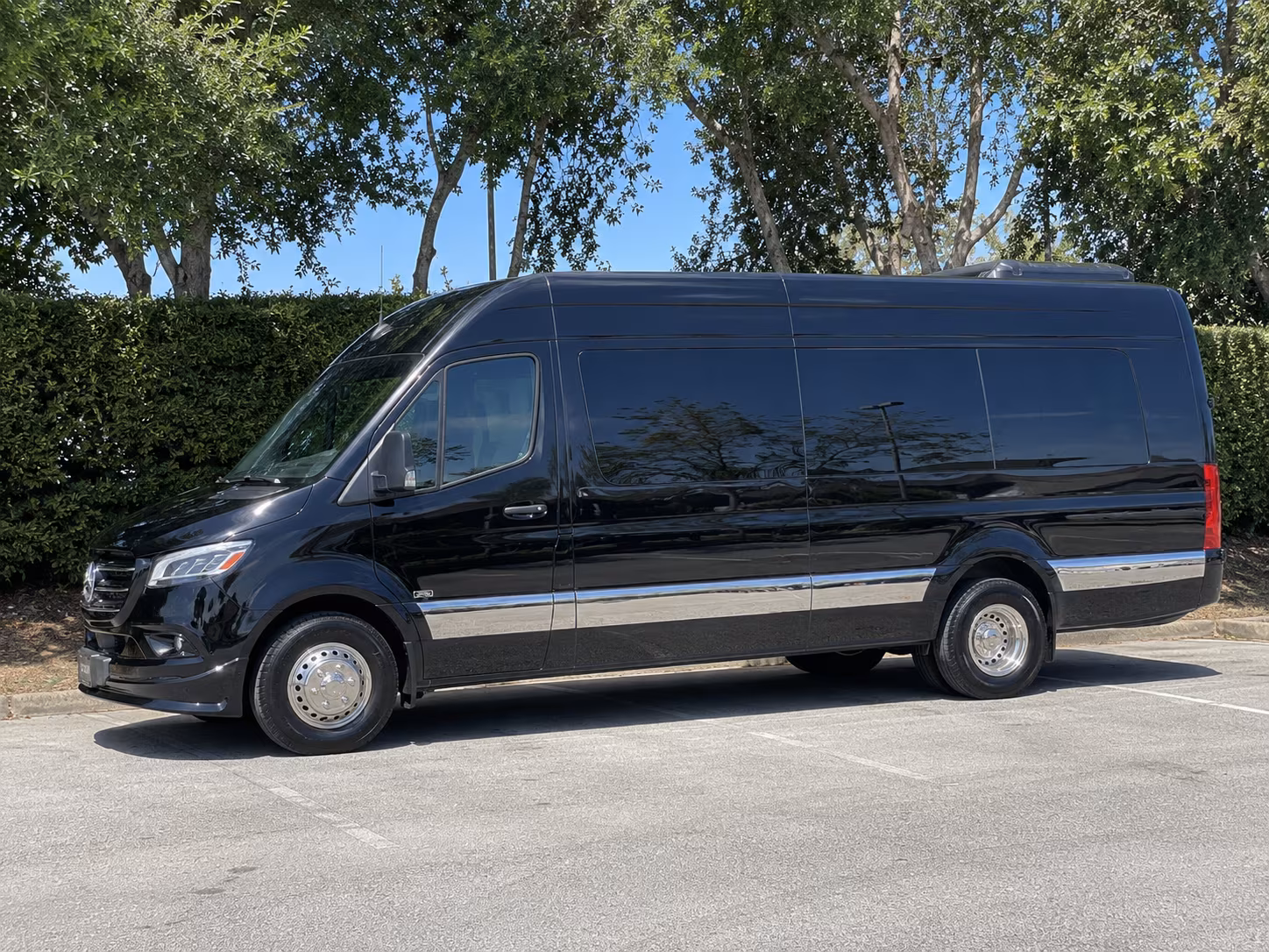 lansing 15 passenger sprinter van