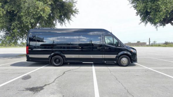 sprinter limousine lansing